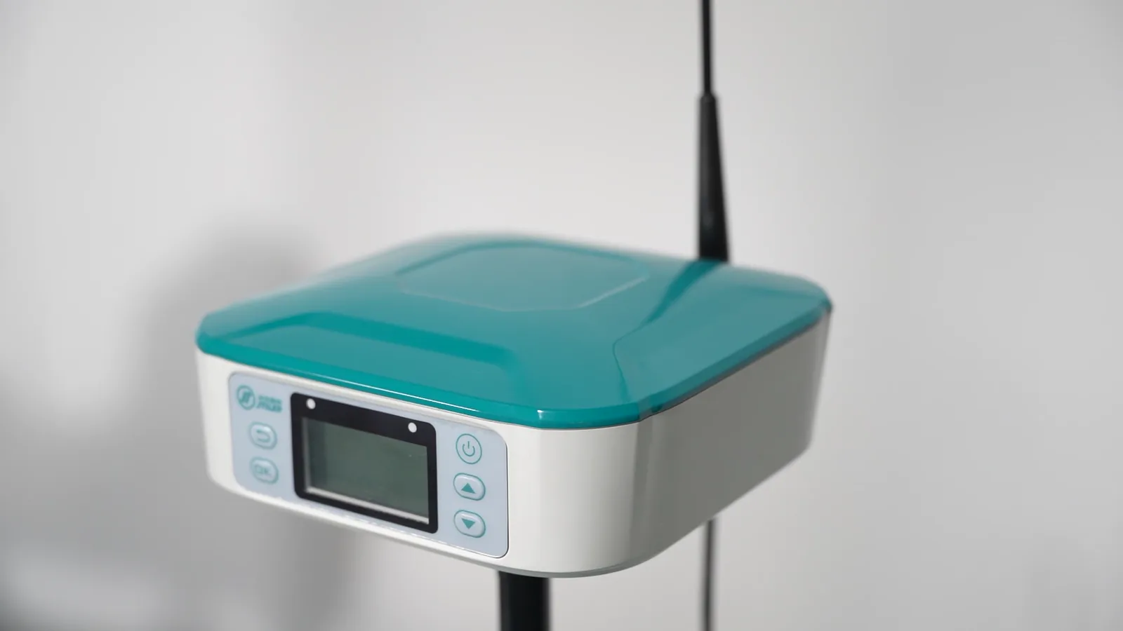 HD818 GNSS receiver and its external antenna, the hardware that receives correction data